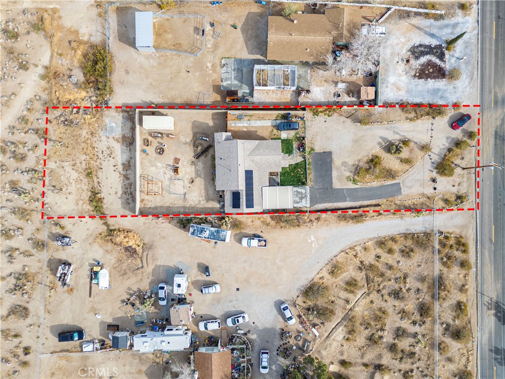 Main image without alt text