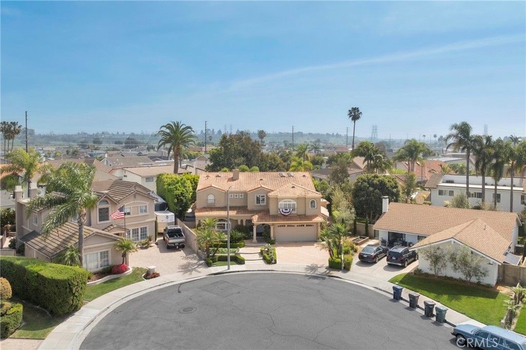 Photo of 9902 Lapworth Cir, Huntington Beach, CA 92646 (MLS # OC26039051)