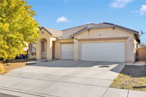 Photo of 13635 Thunderbird Pl, Victorville, CA 92392 (MLS # HD25242173)