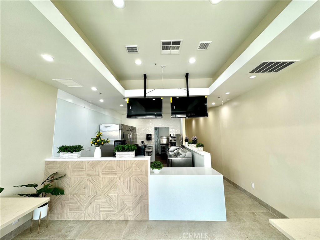 Turnkey Boba & Sugarcane Beverage Shop for Sale – Prime Location in Westminster (Bolsa Area)
Take advantage of this rare opportunity to own a modern, fully equipped beverage shop in the heart of Little Saigon, located in a high-traffic shopping plaza on bustling Bolsa Avenue, Westminster.
Approx. 824 sq ft – efficient layout for high-volume operations.
Low rent with a long-term lease in place.
Menu includes: Boba Tea, Coffee, Fresh Sugarcane Juice, Smoothies, Juices & More.
Equipped with a brand-new walk-in freezer.
New tankless water heater installed for energy efficiency.
Surrounded by a variety of complementary retail stores, ensuring constant foot traffic.
Key Benefits: Prime, highly desirable location with strong community presence.
Turnkey operation – fully operational and ready for immediate takeover.
Clean, updated interior with quality equipment already in place.
Ideal for owner-operators or investors looking to enter or expand in the thriving beverage industry.