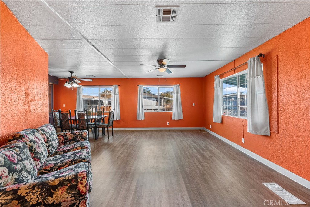 3300 W 15th Street W 360