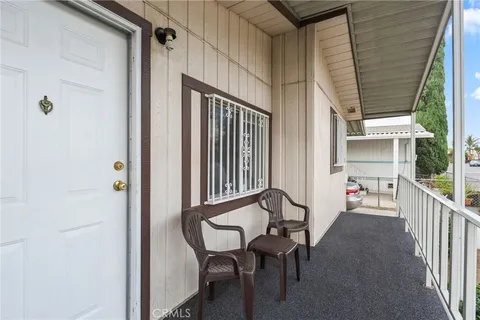 MLS: OC25230886
