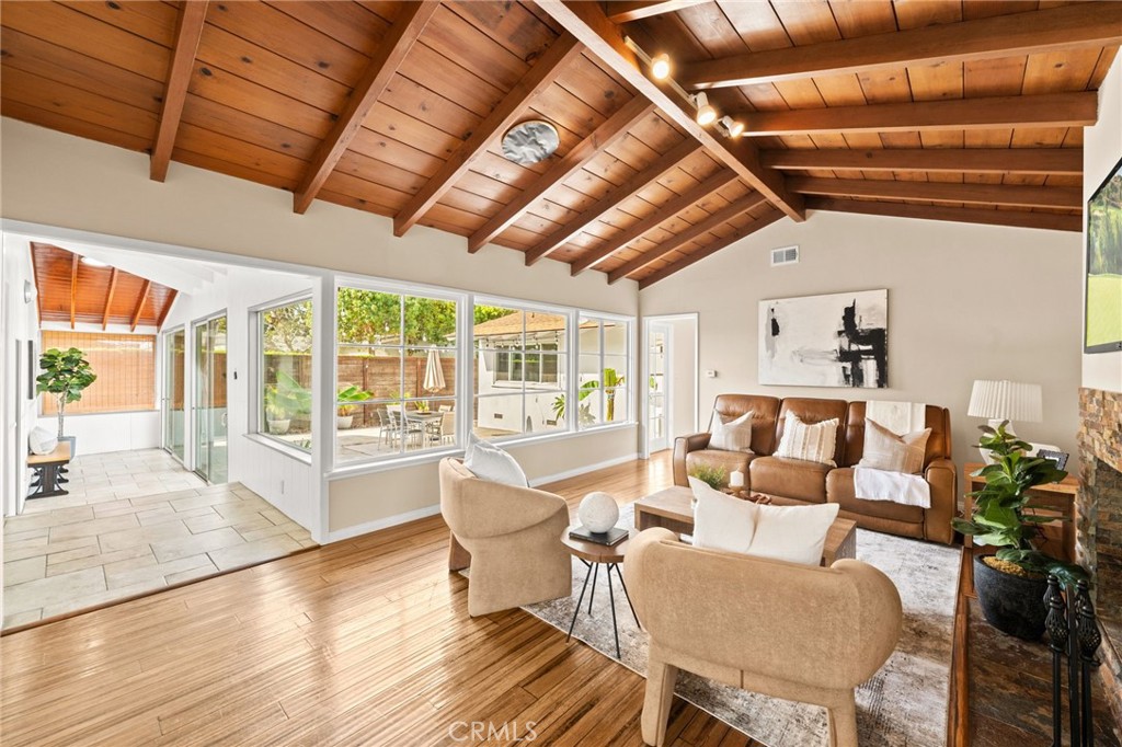 2689 Santa Ana Avenue