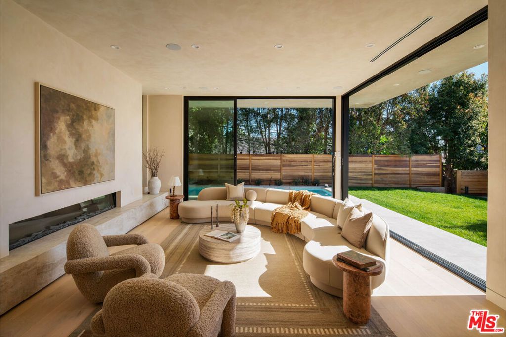 Photo of 2048 Linnington Avenue, Los Angeles, CA 90025 (MLS # 26637927)