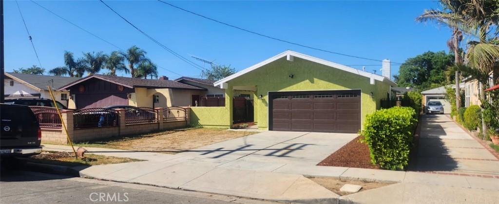 Discover your next home at 3833 W 113th St, a sun-filled, recently remodeled residence nestled in one of Inglewood’s most accessible and vibrant neighborhoods. This thoughtfully upgraded 3-bedroom, 2-bath home features spacious living areas, elegant new bathrooms, beautifully refinished kitchen cabinets, and gleaming hardwood floors that bring warmth and character to every room.
Enjoy the comfort of central air conditioning, the convenience of in-unit laundry, and two dedicated parking spaces—one covered, one open.
Located close to SoFi Stadium, Intuit Dome, and Hollywood Park, with easy access to the 105 and 405 freeways, this home puts you at the heart of it all.
Unlock your next chapter. Schedule a viewing today.