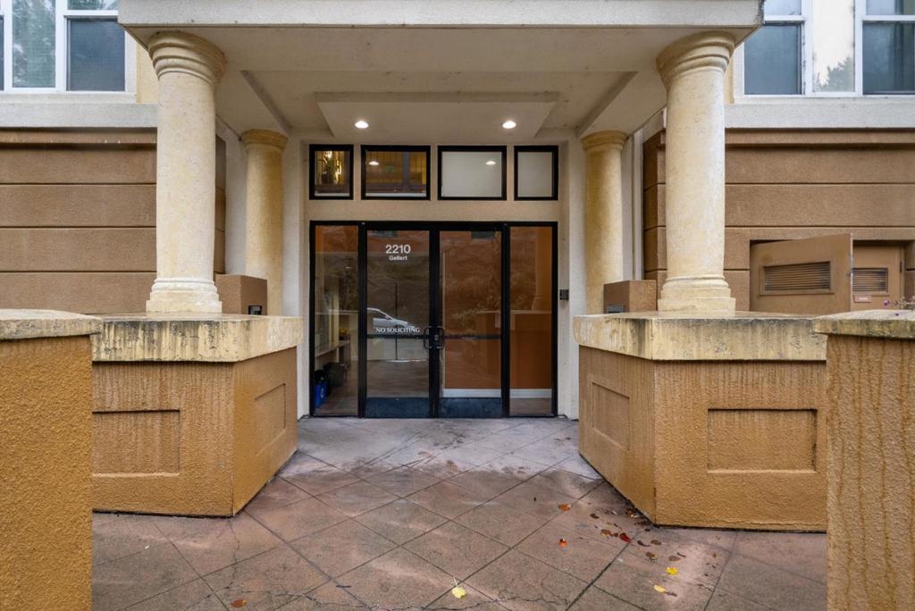 2210 Gellert Boulevard 5305