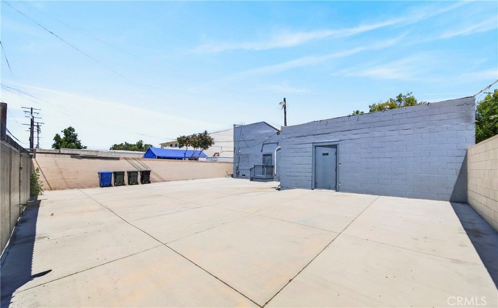 450 W Holt Avenue