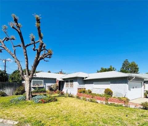Photo of 18237 Clark Street, Tarzana, CA 91356 (MLS # TR26057056)