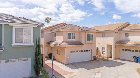 Photo of 14522 Fox St, San Fernando, CA 91345 (MLS # SR26088953)