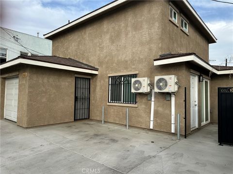 Photo of 2161 A Myrtle ave Ave, Long Beach, CA 90806 (MLS # WS26049328)