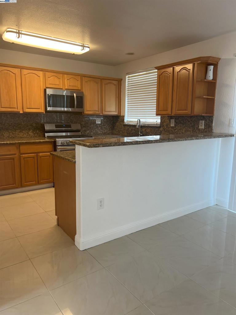 ROLLINGWOOD - Residential
