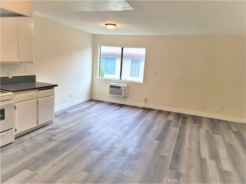 4906 Rosewood Avenue Los Angeles CA 90004