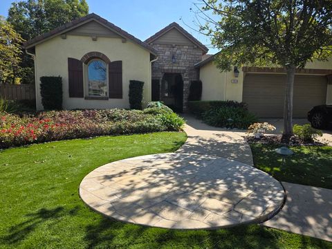 Photo of 1918 Corte Maravilla, Chula Vista, CA 91914 (MLS # 219145320DA)