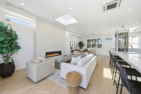 Photo of 425 23rd Place, Manhattan Beach, CA 90266 (MLS # SB26042291)