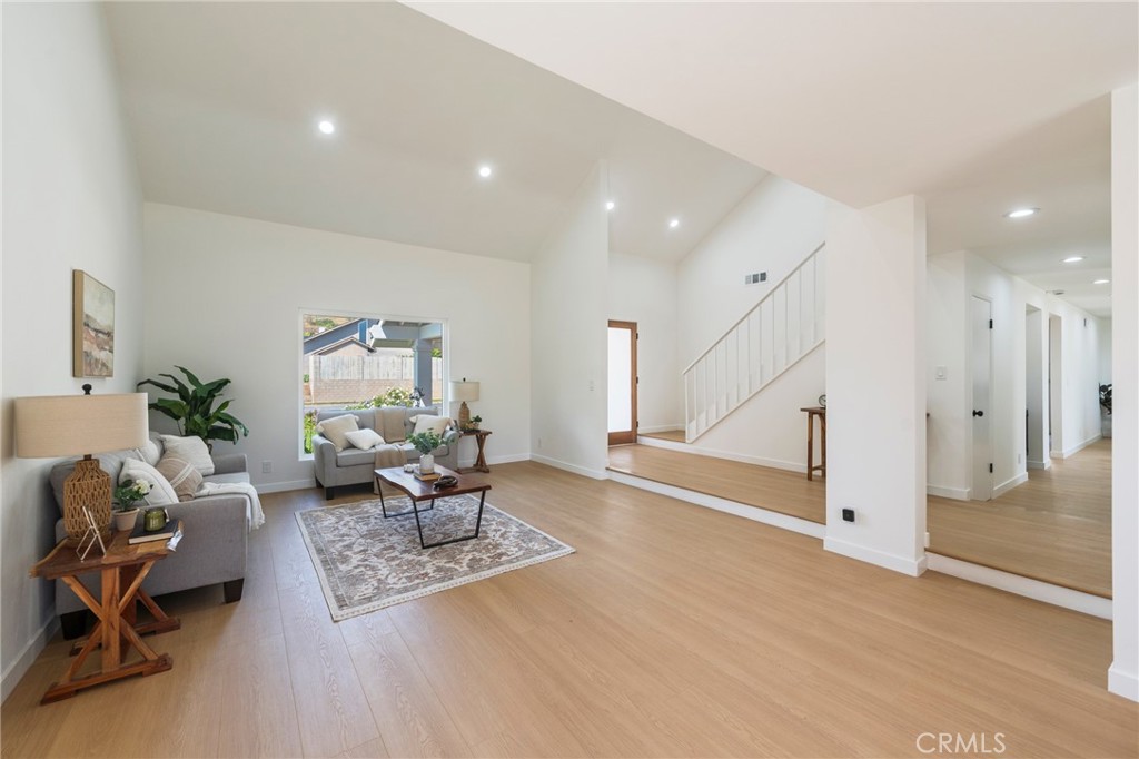 938 Oakcrest