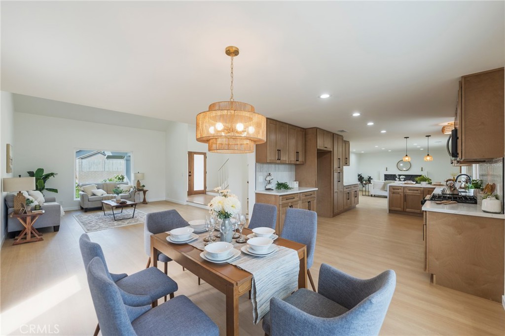 938 Oakcrest