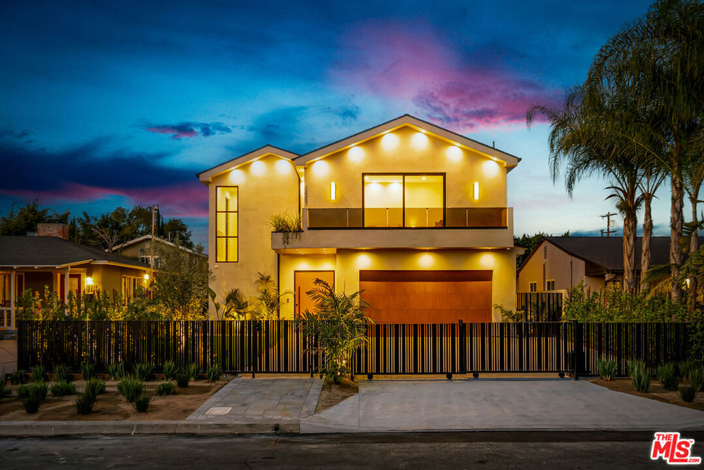 12307 Collins Street