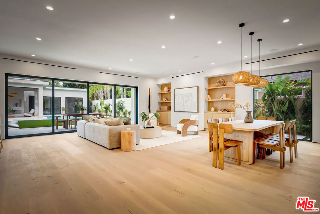 12307 Collins Street