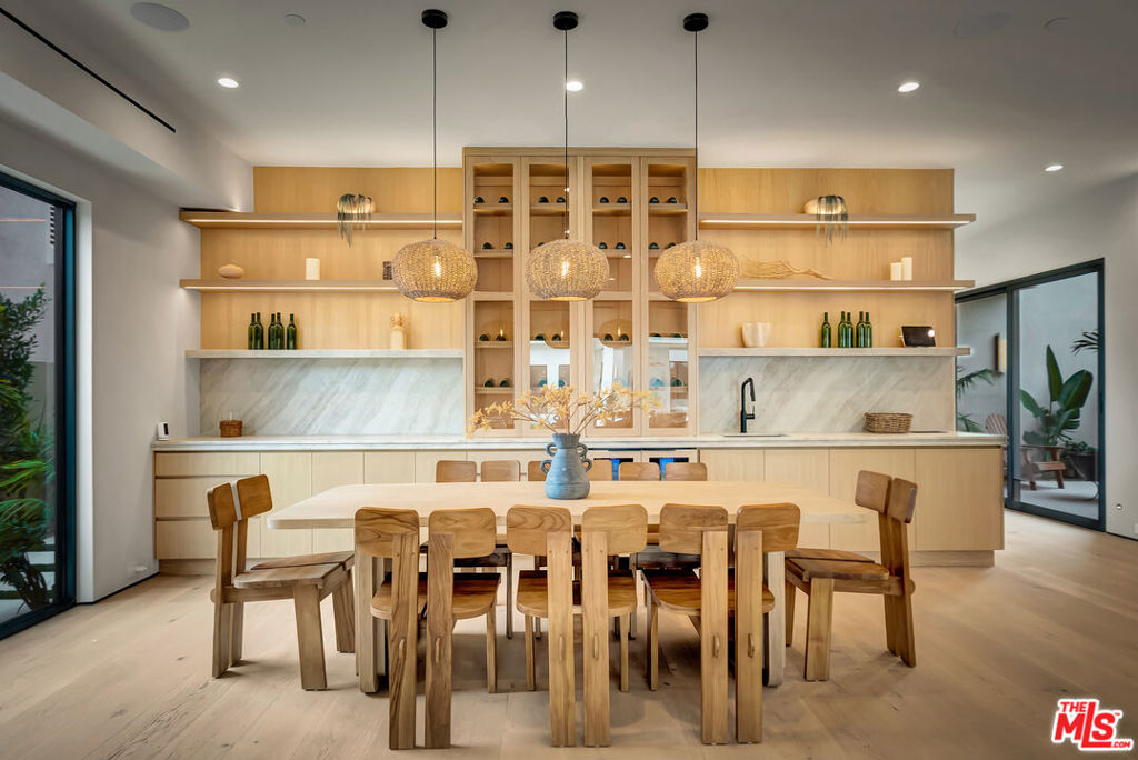 12307 Collins Street