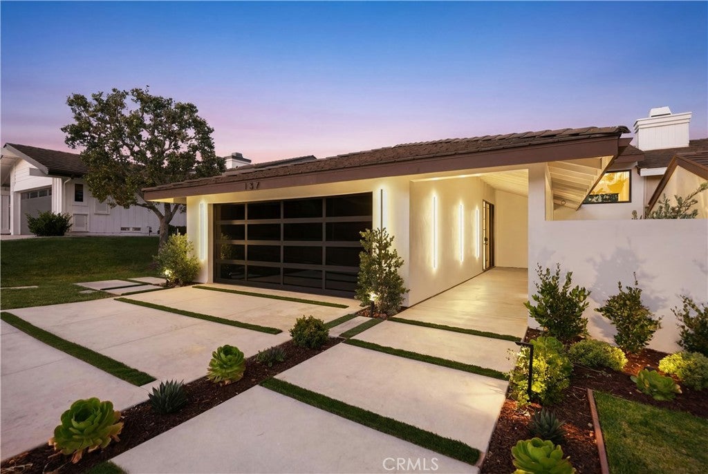 137 Jasmine Creek Dr DR