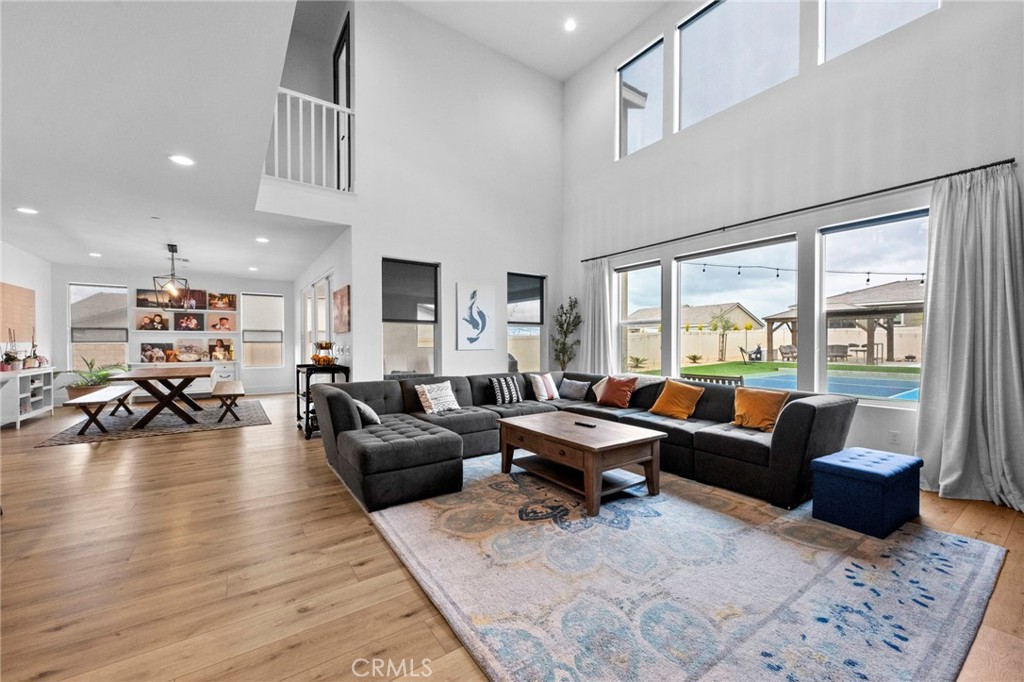 39725 Larkspur