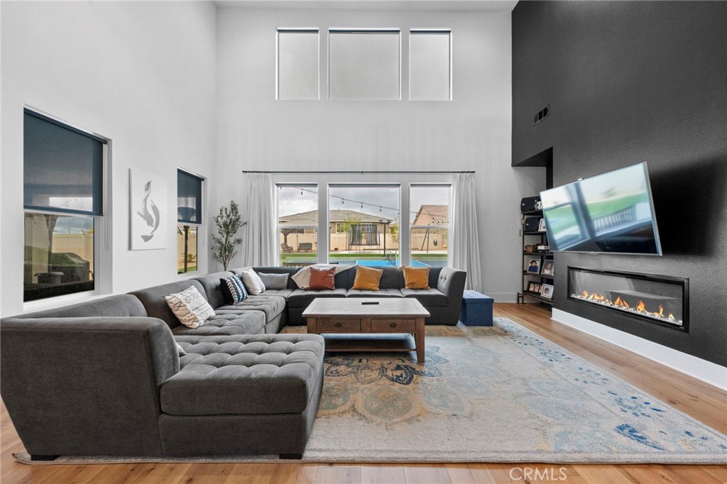 39725 Larkspur