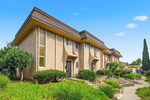 Photo of 2121 E Grand Avenue #S71, Escondido, CA 92027 (MLS # NDP2605717)