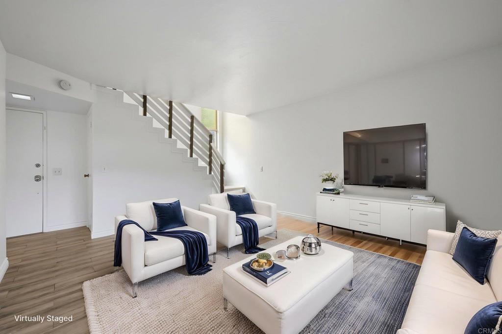 2121 E Grand Avenue S71