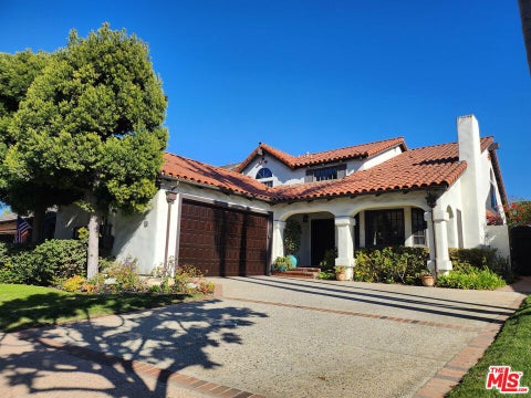 Photo of 28 Westport, Manhattan Beach, CA 90266 (MLS # 26103237)