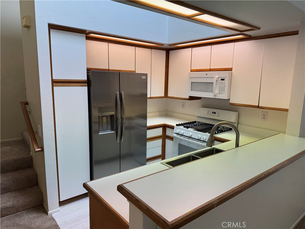 Brisa del Lago I (BD) - Residential Lease