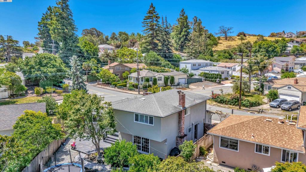 LAKE CHABOT - Residential