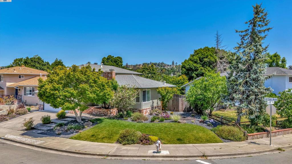 LAKE CHABOT - Residential