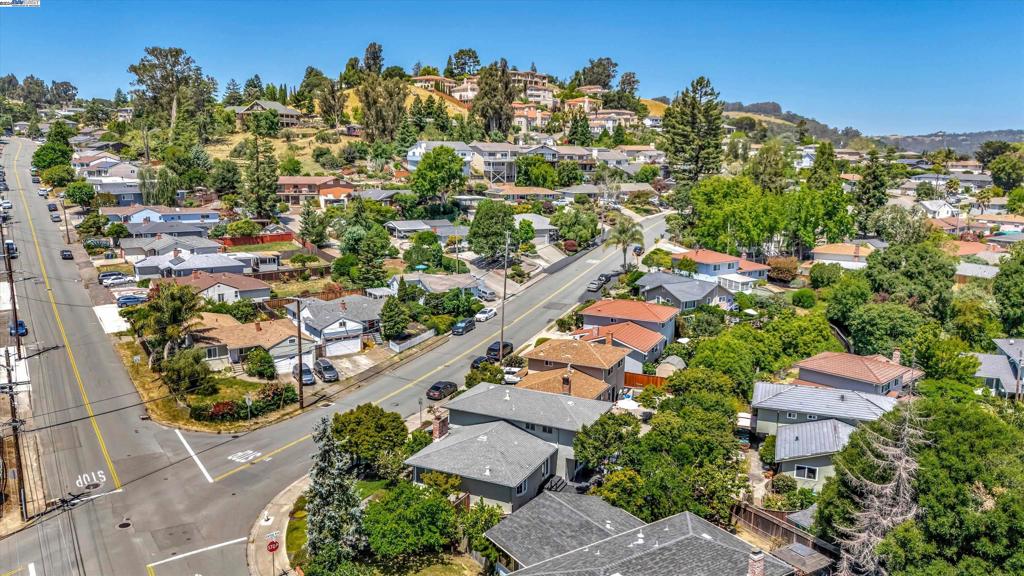 LAKE CHABOT - Residential