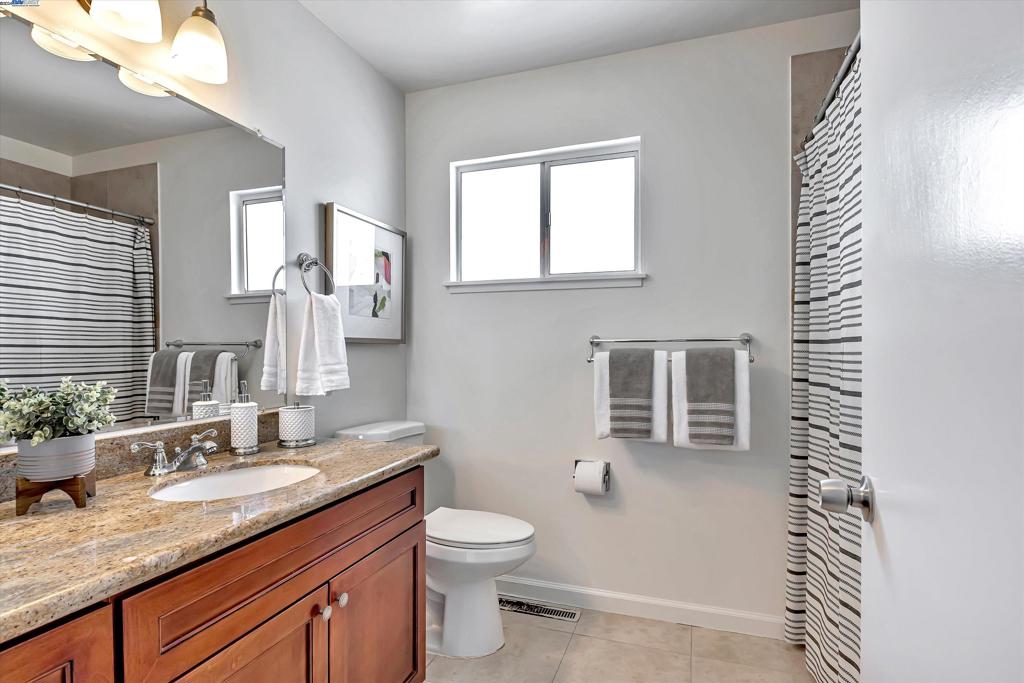 LAKE CHABOT - Residential