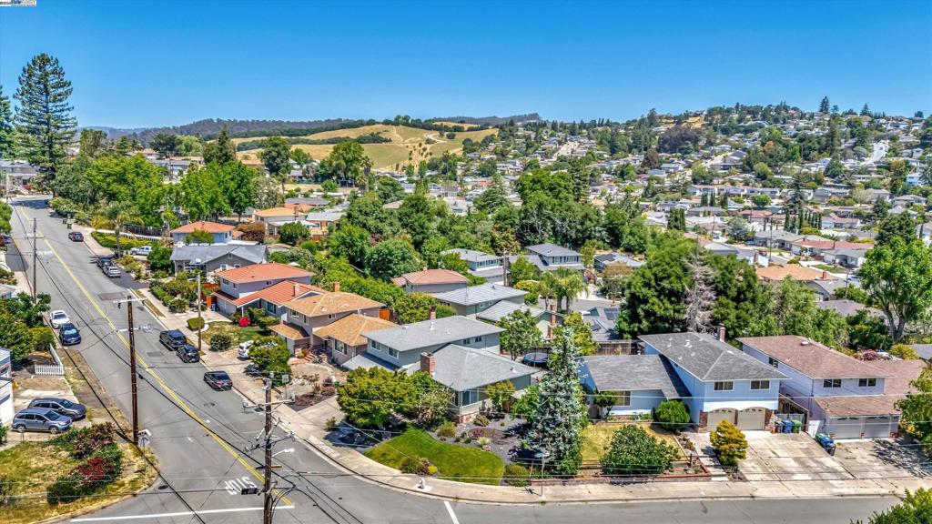 LAKE CHABOT - Residential