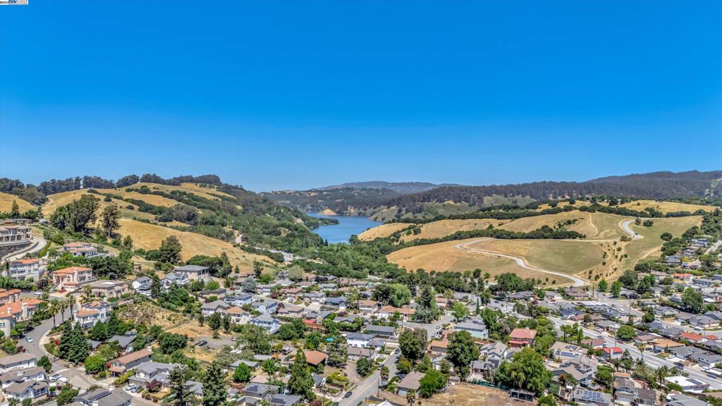 LAKE CHABOT - Residential