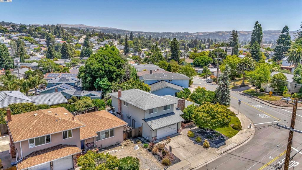 LAKE CHABOT - Residential