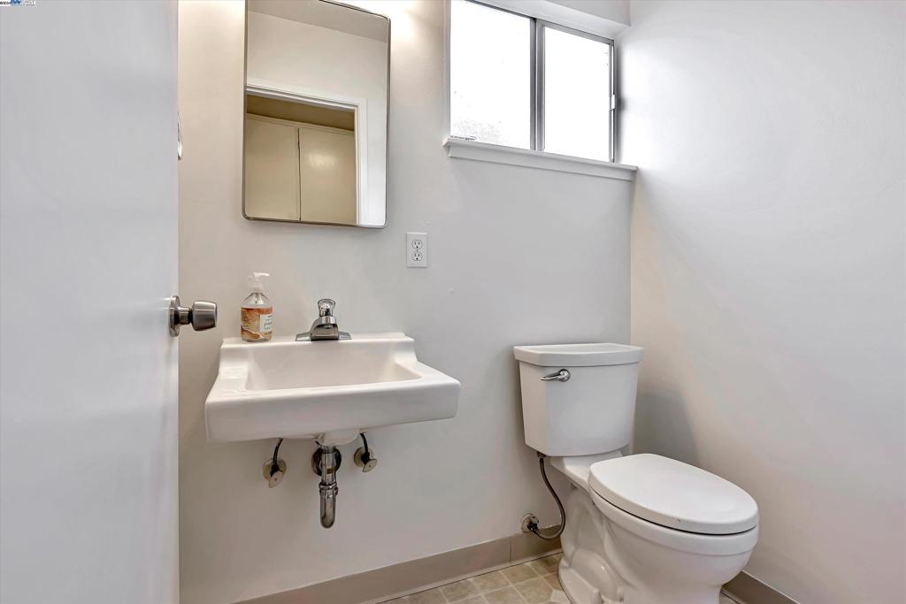 LAKE CHABOT - Residential