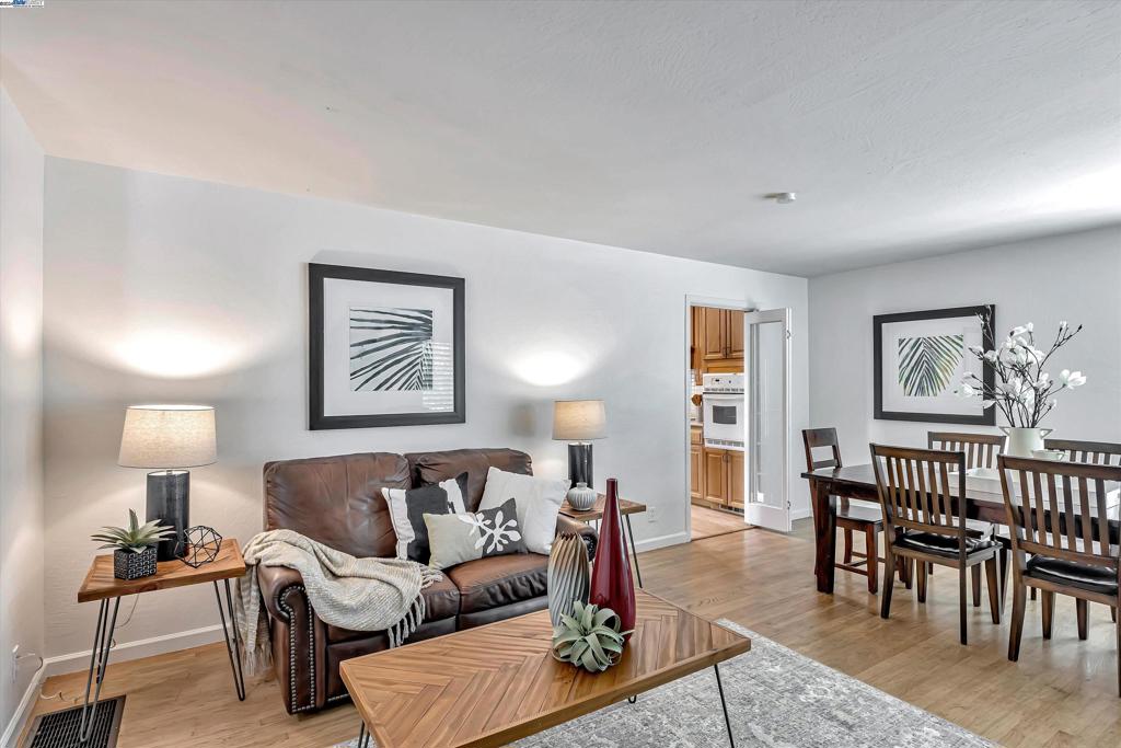 LAKE CHABOT - Residential