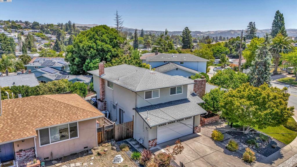 LAKE CHABOT - Residential