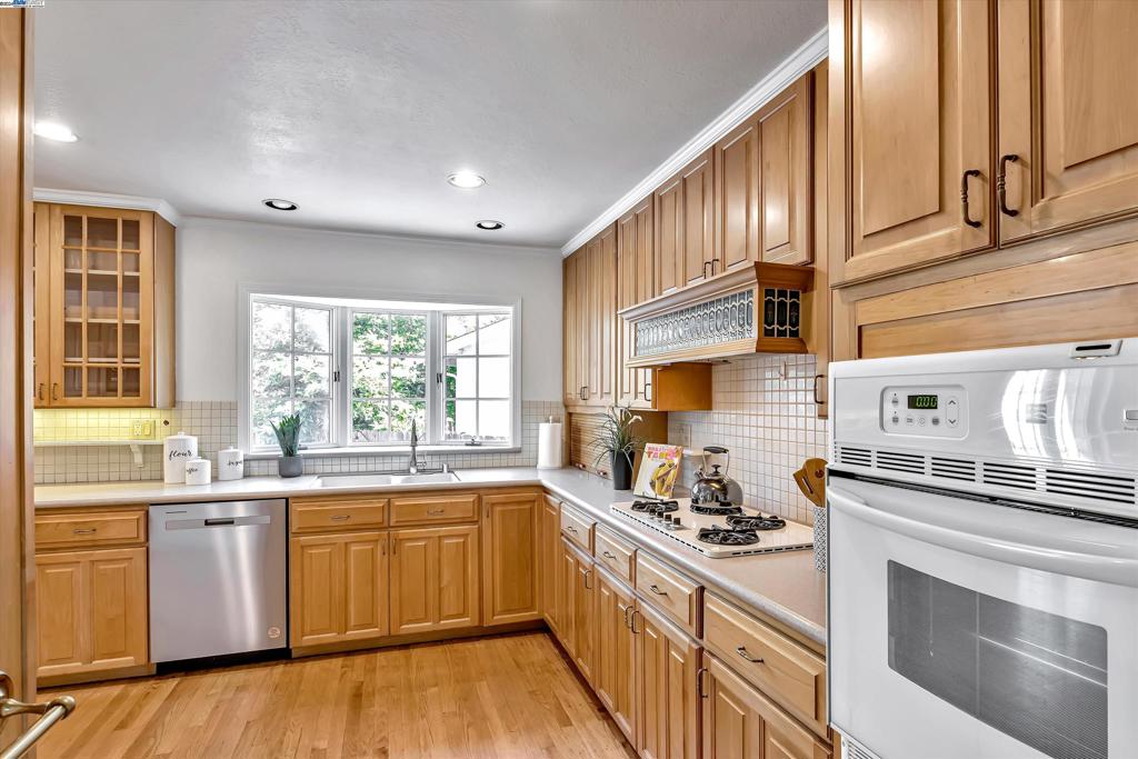 LAKE CHABOT - Residential