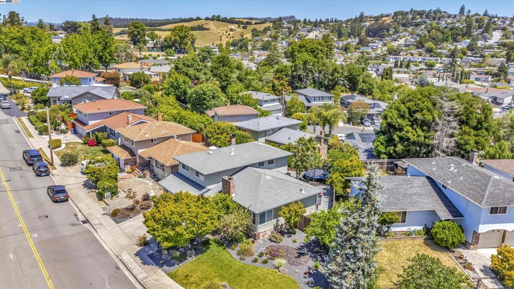 LAKE CHABOT - Residential