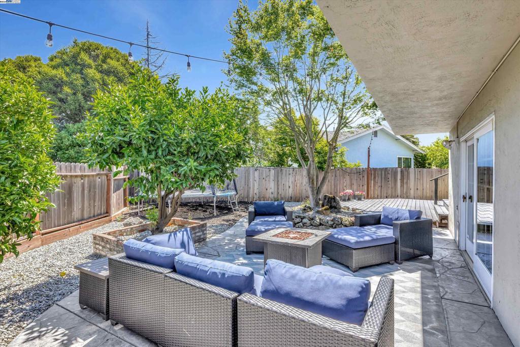 LAKE CHABOT - Residential