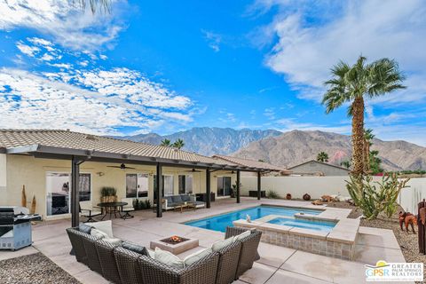 Photo of 874 Summit Drive, Palm Springs, CA 92262 (MLS # 25616077PS)