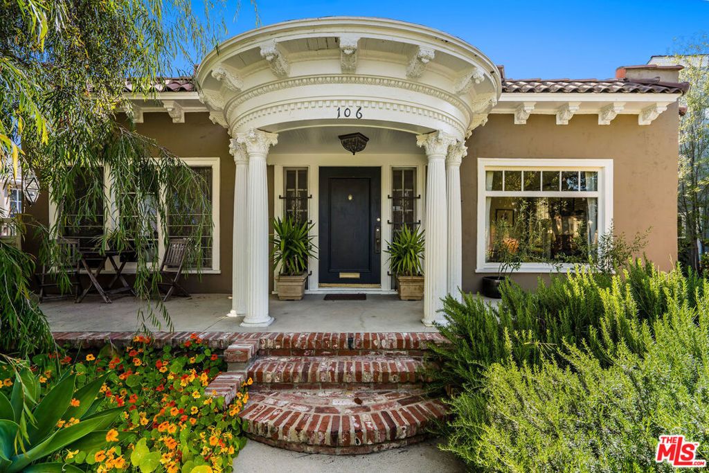 Photo of 106 N Ridgewood Place, Los Angeles, CA 90004 (MLS # 24380693)