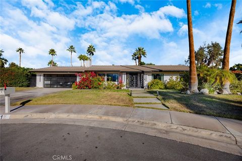 Photo of 951 N Camino Condor, Palm Springs, CA 92262 (MLS # CV25258646)