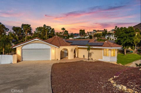 Photo of 22032 W San Joaquin Drive, Canyon Lake, CA 92587 (MLS # SW26182047)