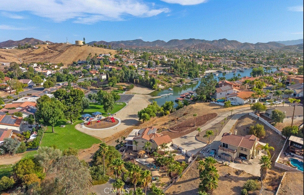 22032 W San Joaquin Drive