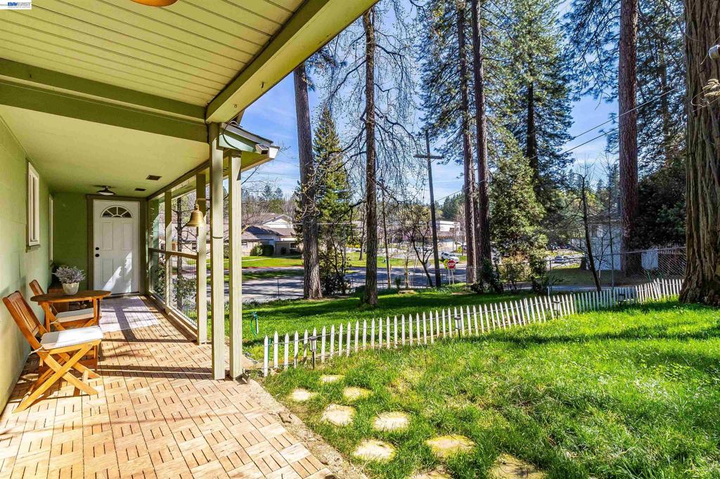 11896 Nancy Ln