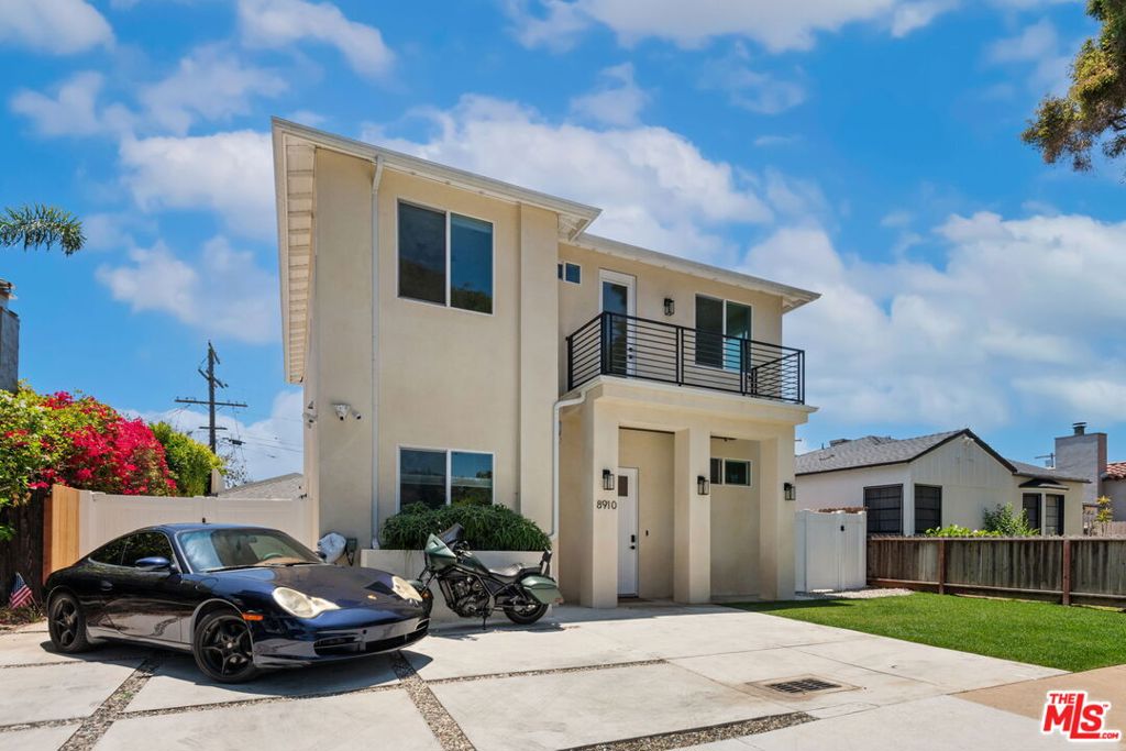 8910 W 25th Street, Los Angeles CA 90034